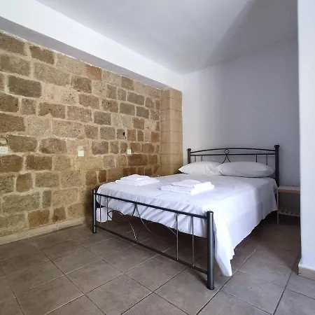 Rhodes Youth (adults Only) 旅馆 *